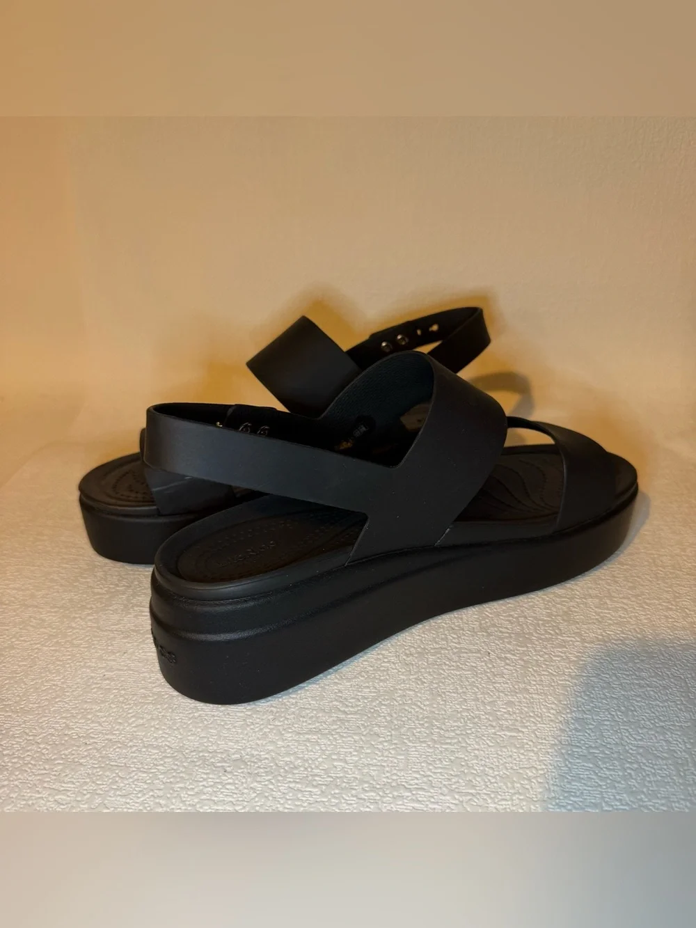 Crocs Brooklyn Low Wedge Platform Sandals Black Women’s Size 10 LiteRide